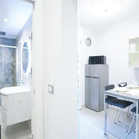 アパート 2 Bedroom Cozy In