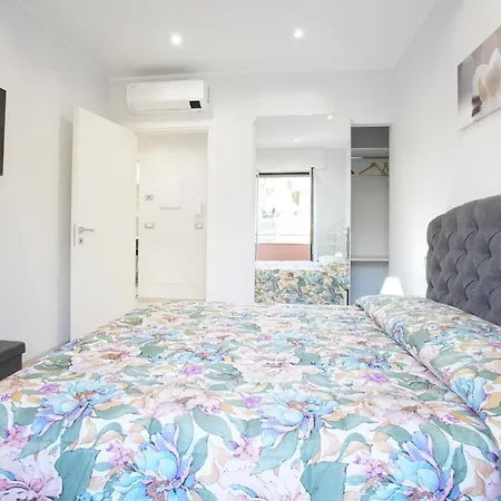 2 Bedroom Cozy In * Sanremo